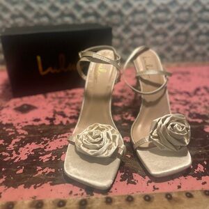 LULUS Ivory “Flowaa” Flower Heel Sz 10 - NIB Wedding